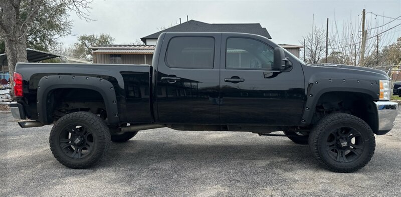 2011 Chevrolet Silverado 2500 LTZ - Photo 7 - Elkhart, IN 46514