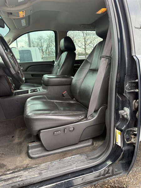 2011 Chevrolet Silverado 2500 LTZ - Photo 26 - Elkhart, IN 46514
