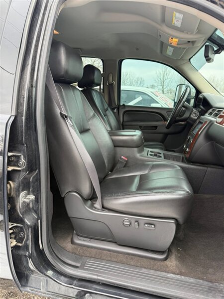 2011 Chevrolet Silverado 2500 LTZ - Photo 32 - Elkhart, IN 46514