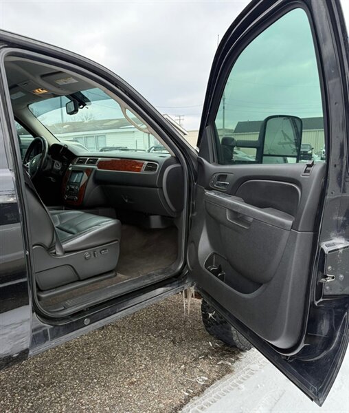 2011 Chevrolet Silverado 2500 LTZ - Photo 28 - Elkhart, IN 46514