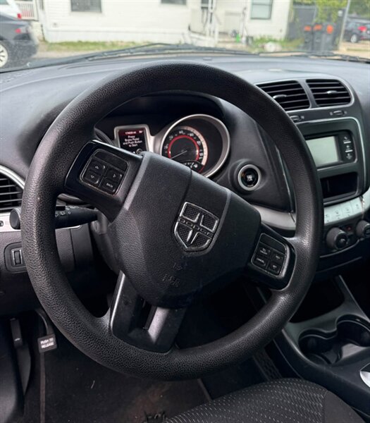 2015 Dodge Journey SE - Photo 11 - Elkhart, IN 46514