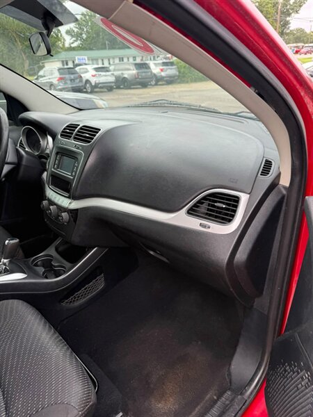 2015 Dodge Journey SE - Photo 17 - Elkhart, IN 46514
