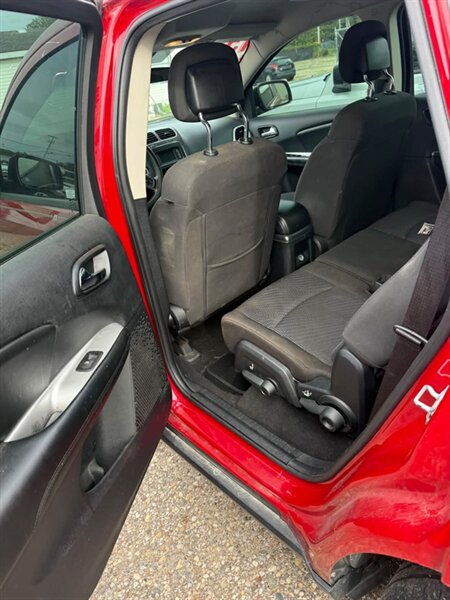 2015 Dodge Journey SE - Photo 10 - Elkhart, IN 46514