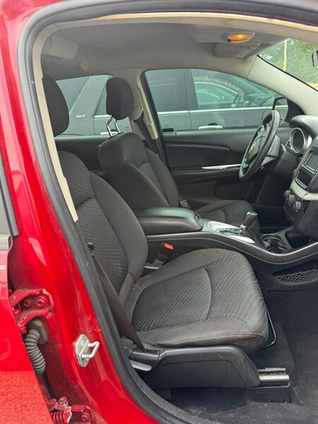 2015 Dodge Journey SE - Photo 12 - Elkhart, IN 46514