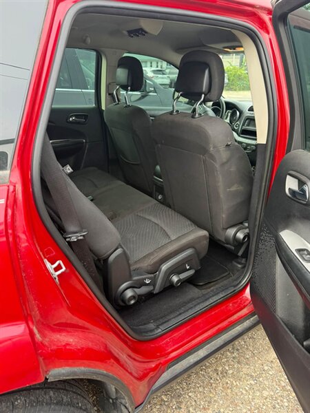 2015 Dodge Journey SE - Photo 16 - Elkhart, IN 46514