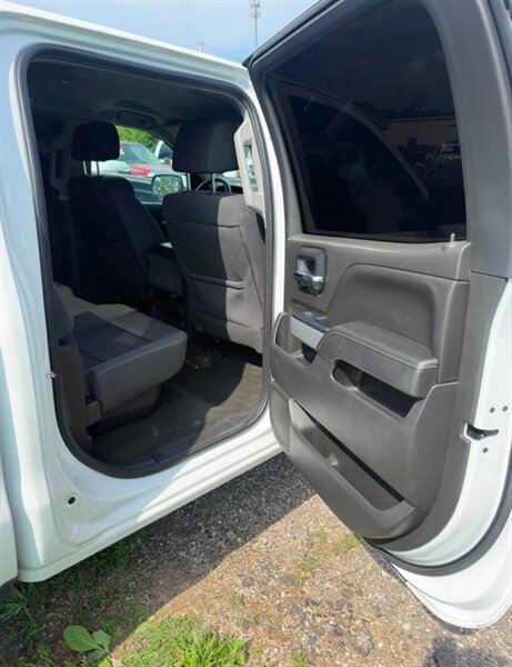 2018 Chevrolet Silverado 1500 LT - Photo 15 - Elkhart, IN 46514