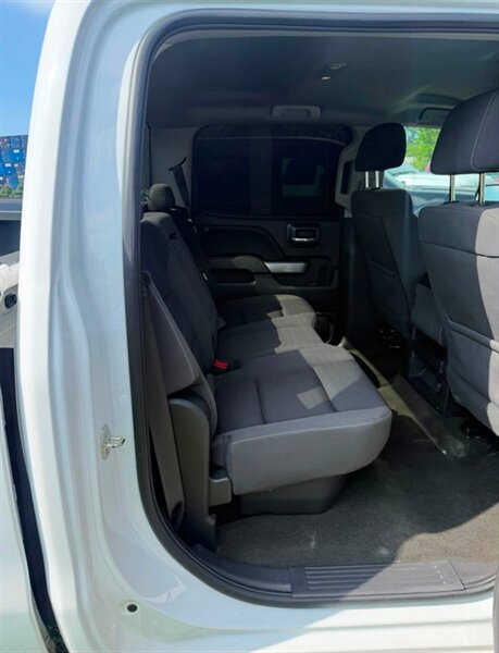 2018 Chevrolet Silverado 1500 LT - Photo 16 - Elkhart, IN 46514