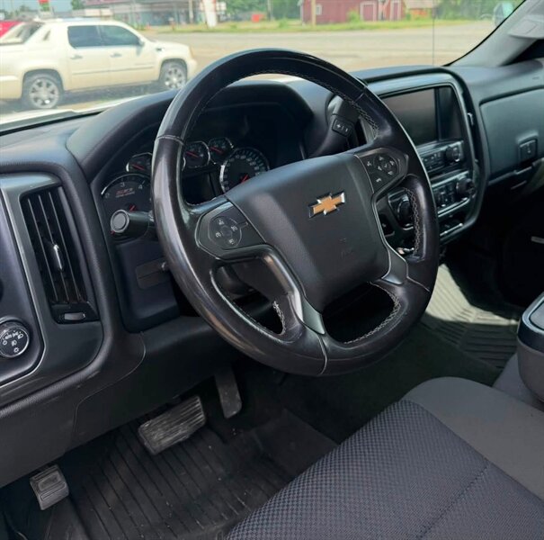 2018 Chevrolet Silverado 1500 LT - Photo 6 - Elkhart, IN 46514