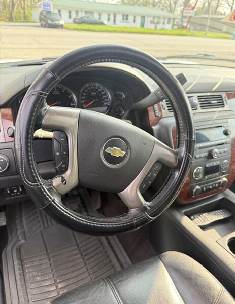 2012 Chevrolet Suburban LT - Photo 23 - Elkhart, IN 46514