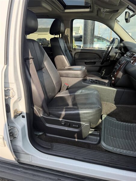 2012 Chevrolet Suburban LT - Photo 29 - Elkhart, IN 46514