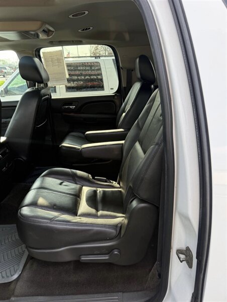 2012 Chevrolet Suburban LT - Photo 27 - Elkhart, IN 46514