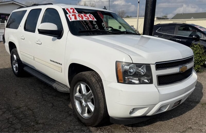 2012 Chevrolet Suburban LT - Photo 15 - Elkhart, IN 46514
