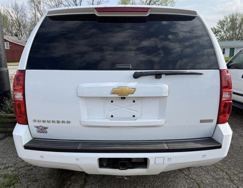 2012 Chevrolet Suburban LT - Photo 19 - Elkhart, IN 46514