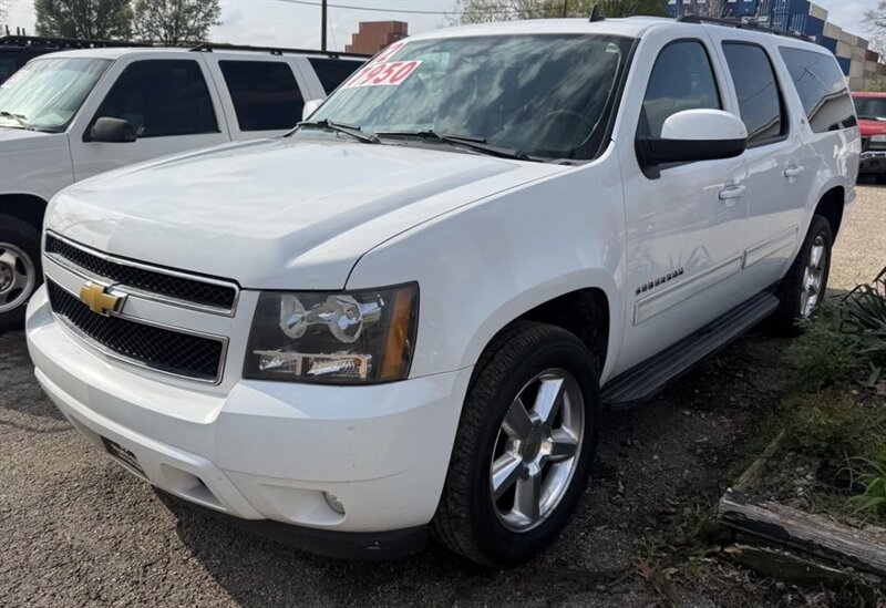 2012 Chevrolet Suburban LT - Photo 14 - Elkhart, IN 46514