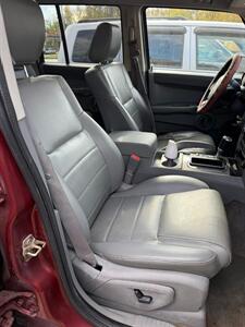 2007 Jeep Commander Sport Sport 4dr SUV - Photo 12 - Elkhart, IN 46514