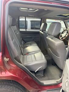 2007 Jeep Commander Sport Sport 4dr SUV - Photo 13 - Elkhart, IN 46514