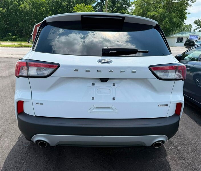 2022 Ford Escape Hybrid SE - Photo 6 - Elkhart, IN 46514