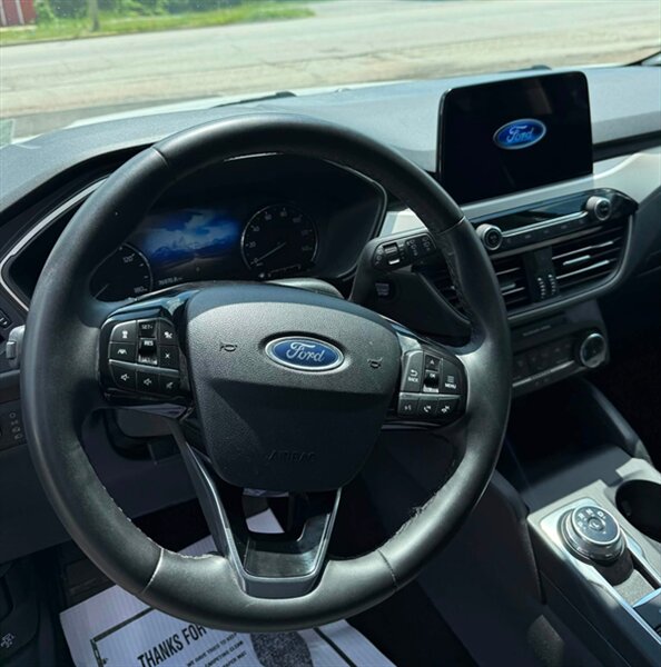 2022 Ford Escape Hybrid SE - Photo 9 - Elkhart, IN 46514