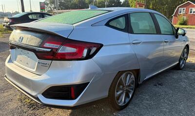 2018 Honda Clarity Plug-In Hybrid Touring   - Photo 5 - Elkhart, IN 46514