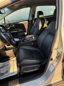2018 Honda Clarity Plug-In Hybrid Touring   - Photo 8 - Elkhart, IN 46514