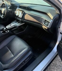 2018 Honda Clarity Plug-In Hybrid Touring   - Photo 10 - Elkhart, IN 46514