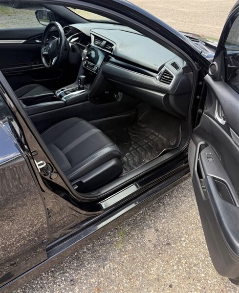 2020 Honda Civic Sport - Photo 9 - Elkhart, IN 46514