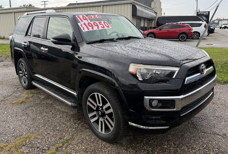 2014 Toyota 4Runner Limited - Photo 8 - Elkhart, IN 46514