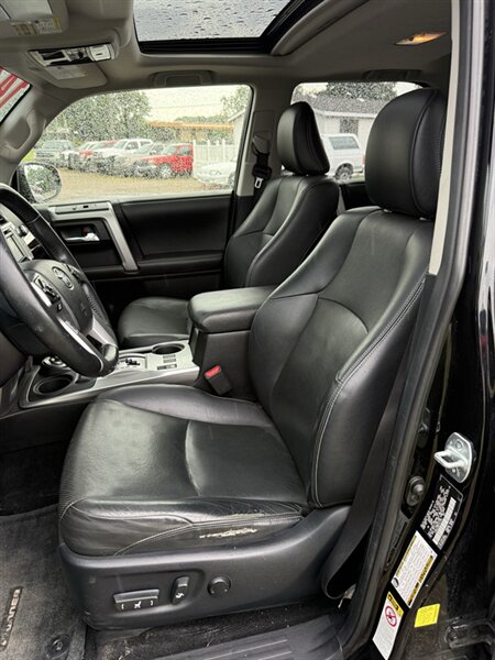 2014 Toyota 4Runner Limited - Photo 13 - Elkhart, IN 46514