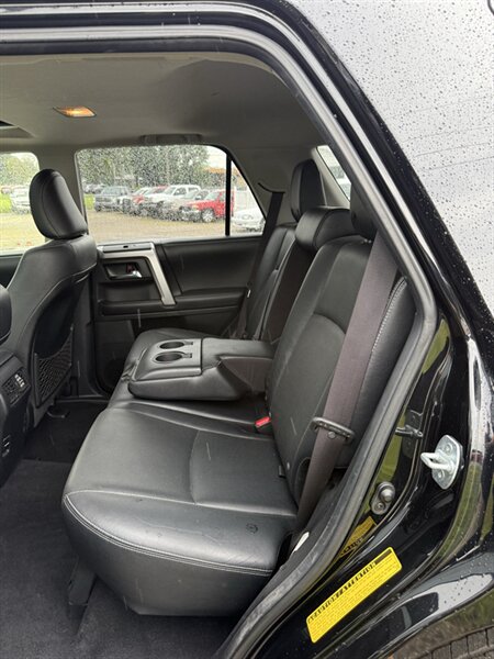 2014 Toyota 4Runner Limited - Photo 16 - Elkhart, IN 46514
