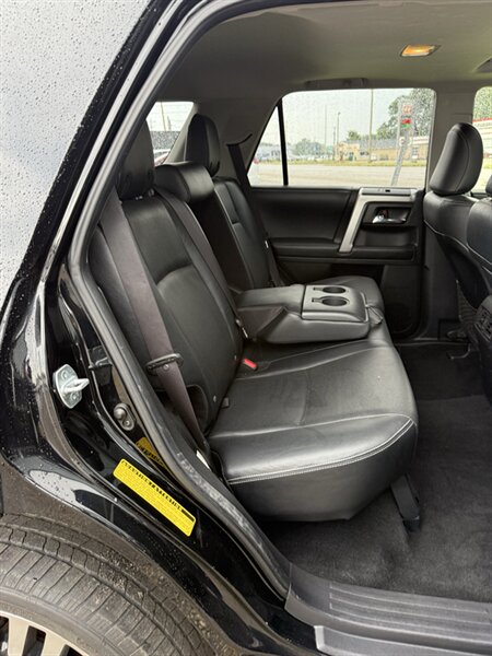 2014 Toyota 4Runner Limited - Photo 20 - Elkhart, IN 46514