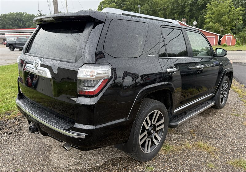 2014 Toyota 4Runner Limited - Photo 11 - Elkhart, IN 46514