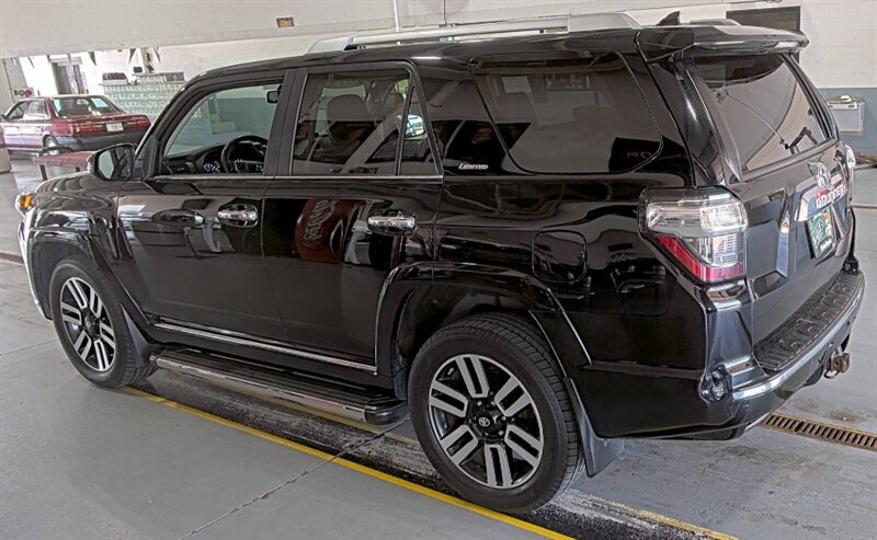 2014 Toyota 4Runner Limited - Photo 5 - Elkhart, IN 46514