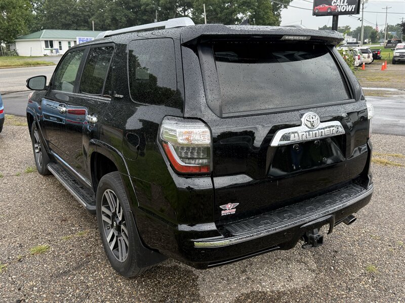 2014 Toyota 4Runner Limited - Photo 10 - Elkhart, IN 46514