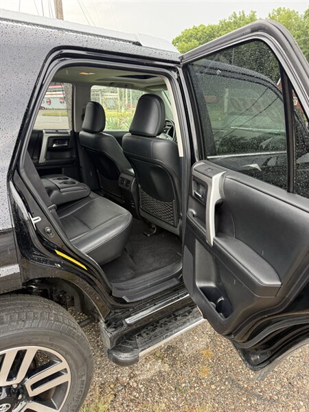 2014 Toyota 4Runner Limited - Photo 19 - Elkhart, IN 46514