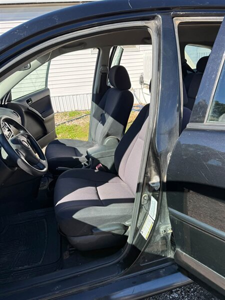 2007 Pontiac Vibe - Photo 9 - Elkhart, IN 46514