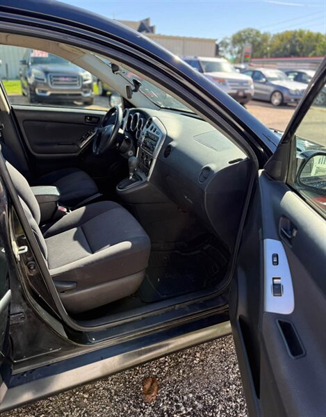 2007 Pontiac Vibe - Photo 11 - Elkhart, IN 46514
