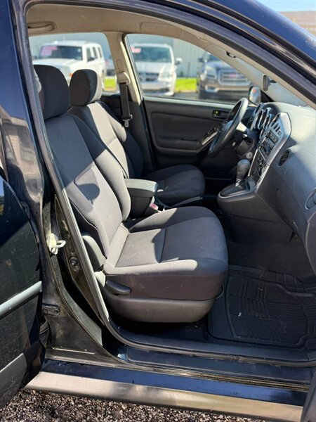 2007 Pontiac Vibe - Photo 10 - Elkhart, IN 46514