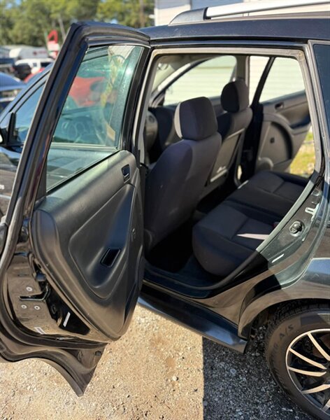2007 Pontiac Vibe - Photo 7 - Elkhart, IN 46514