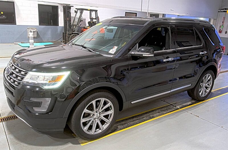 2016 Ford Explorer Limited - Photo 4 - Elkhart, IN 46514