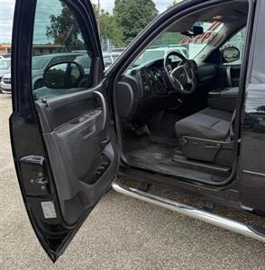 2011 GMC Sierra 1500 SLE   - Photo 10 - Elkhart, IN 46514
