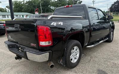 2011 GMC Sierra 1500 SLE   - Photo 8 - Elkhart, IN 46514