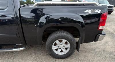 2011 GMC Sierra 1500 SLE   - Photo 6 - Elkhart, IN 46514