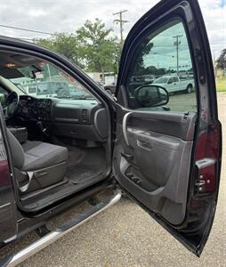 2011 GMC Sierra 1500 SLE   - Photo 15 - Elkhart, IN 46514