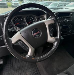 2011 GMC Sierra 1500 SLE   - Photo 11 - Elkhart, IN 46514