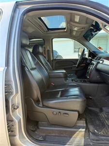 2011 Chevrolet Silverado 3500 LTZ   - Photo 27 - Elkhart, IN 46514