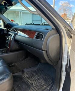 2011 Chevrolet Silverado 3500 LTZ   - Photo 26 - Elkhart, IN 46514