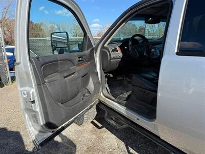 2011 Chevrolet Silverado 3500 LTZ   - Photo 22 - Elkhart, IN 46514