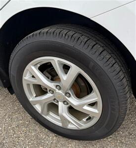 2018 Chevrolet Equinox LT   - Photo 17 - Elkhart, IN 46514