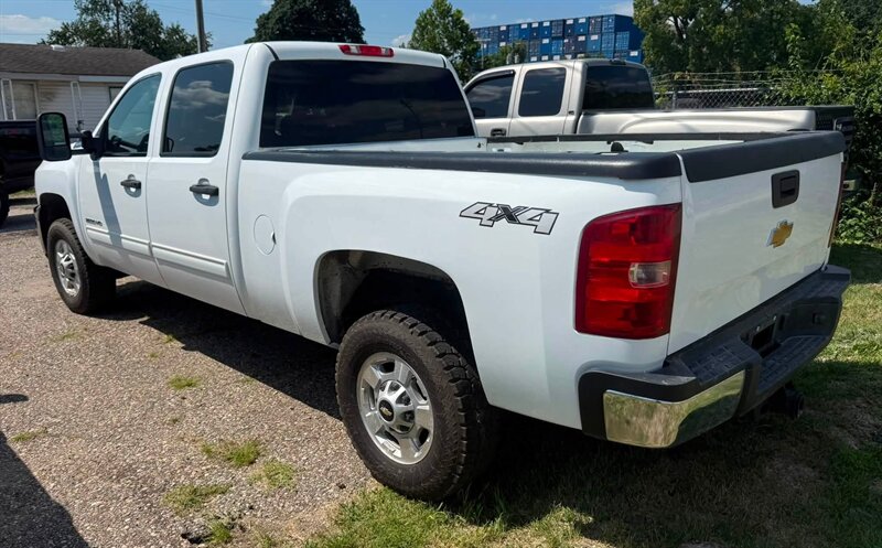 2013 Chevrolet Silverado 2500 LT - Photo 3 - Elkhart, IN 46514