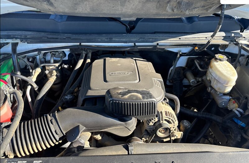 2013 Chevrolet Silverado 2500 LT - Photo 9 - Elkhart, IN 46514